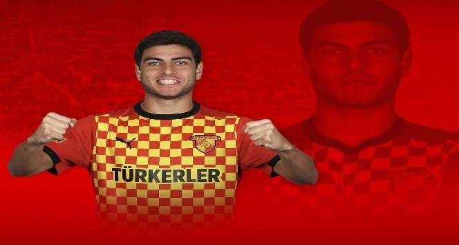 Göztepe’de 3 genç profesyonel oldu