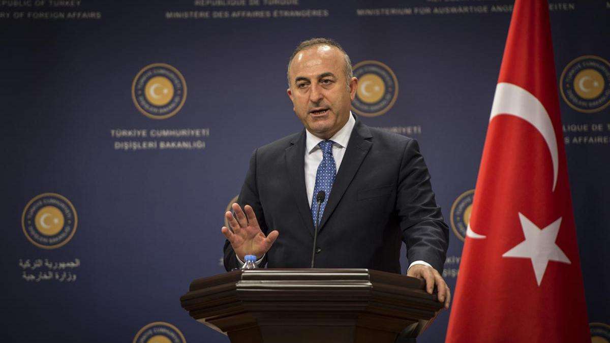 BAKAN ÇAVUŞOĞLU İSVEÇLİ MEVKİDAŞI’NIN GÖZÜNÜN İÇİNE BAKA BAKA AYARI VERDİ