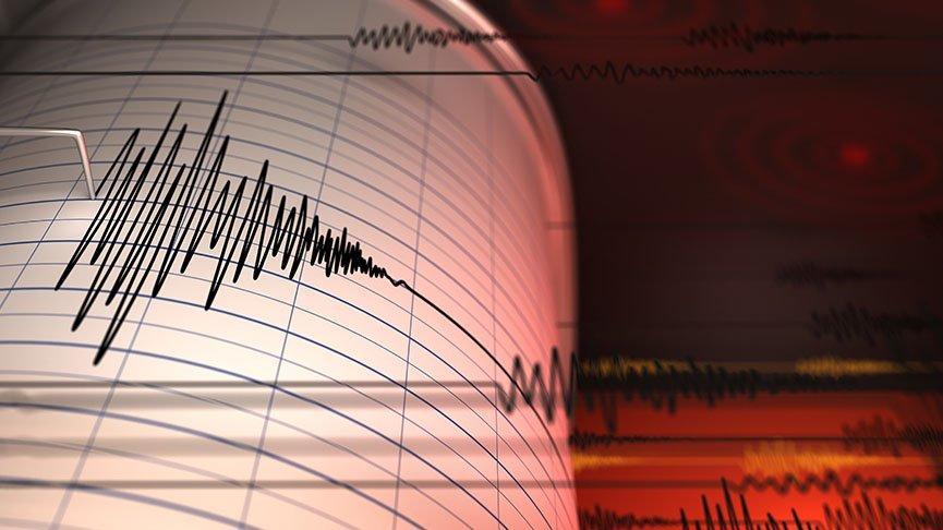 İZMİR’DE 4.8 ŞİDDETİNDE KORKUTAN DEPREM