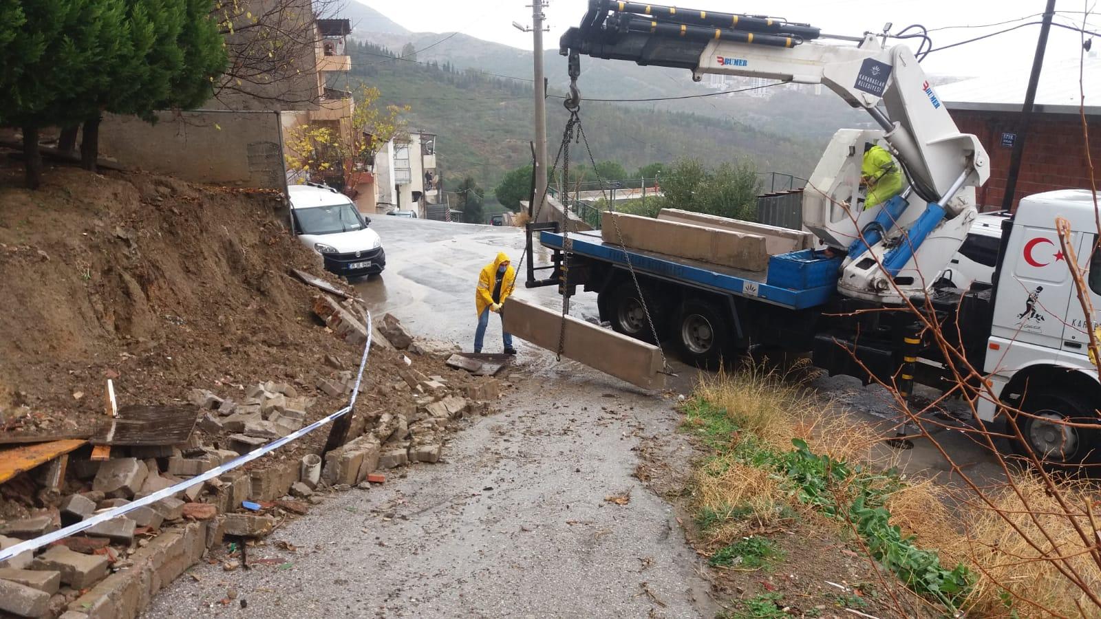 KARABAĞLAR’DA YAĞMUR MESAİSİ