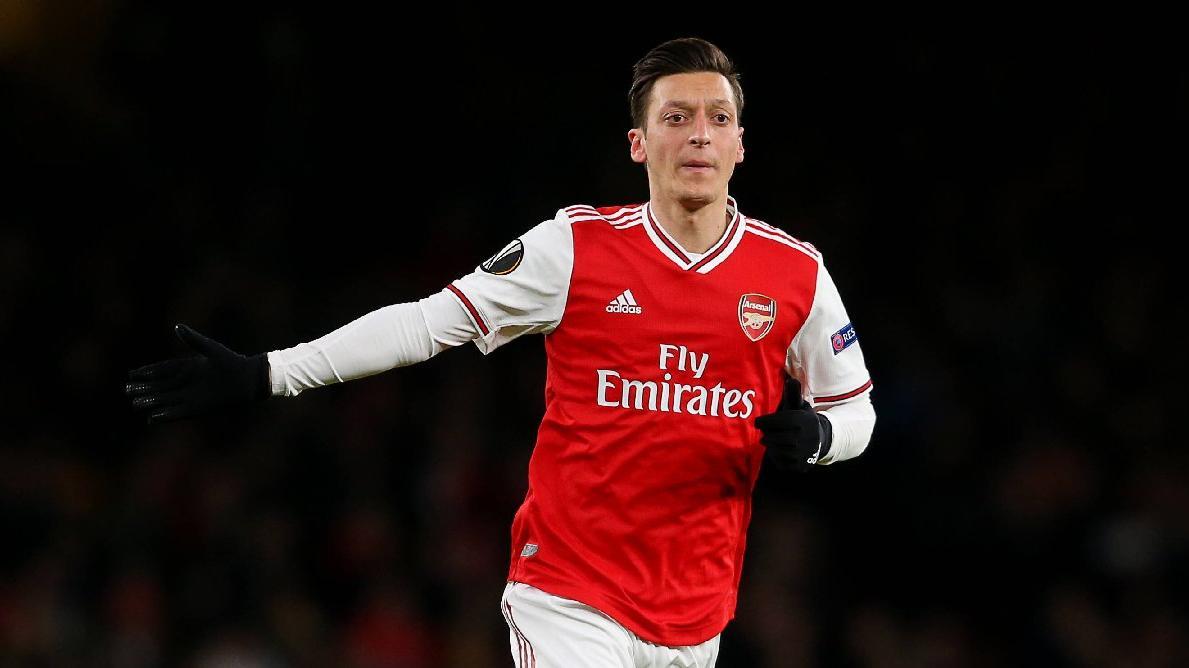 Mesut Özil’den 50 bin kişiye yemek yardımı