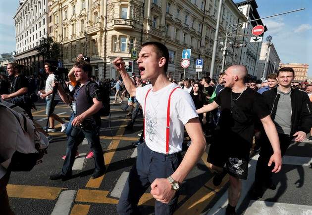 NAVALNY ÇAĞRI YAPTI, RUSYA’DA SOKAKLAR KARIŞTI