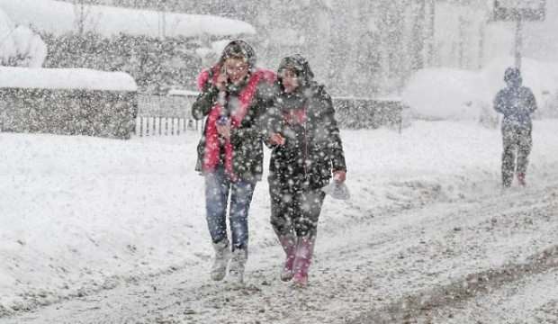 SON DAKİKA: METEOROLOJİ VE AKOM UYARDI! BU GÜN İSTANBUL’A KAR GELİYOR, O SAATLERE DİKKAT…