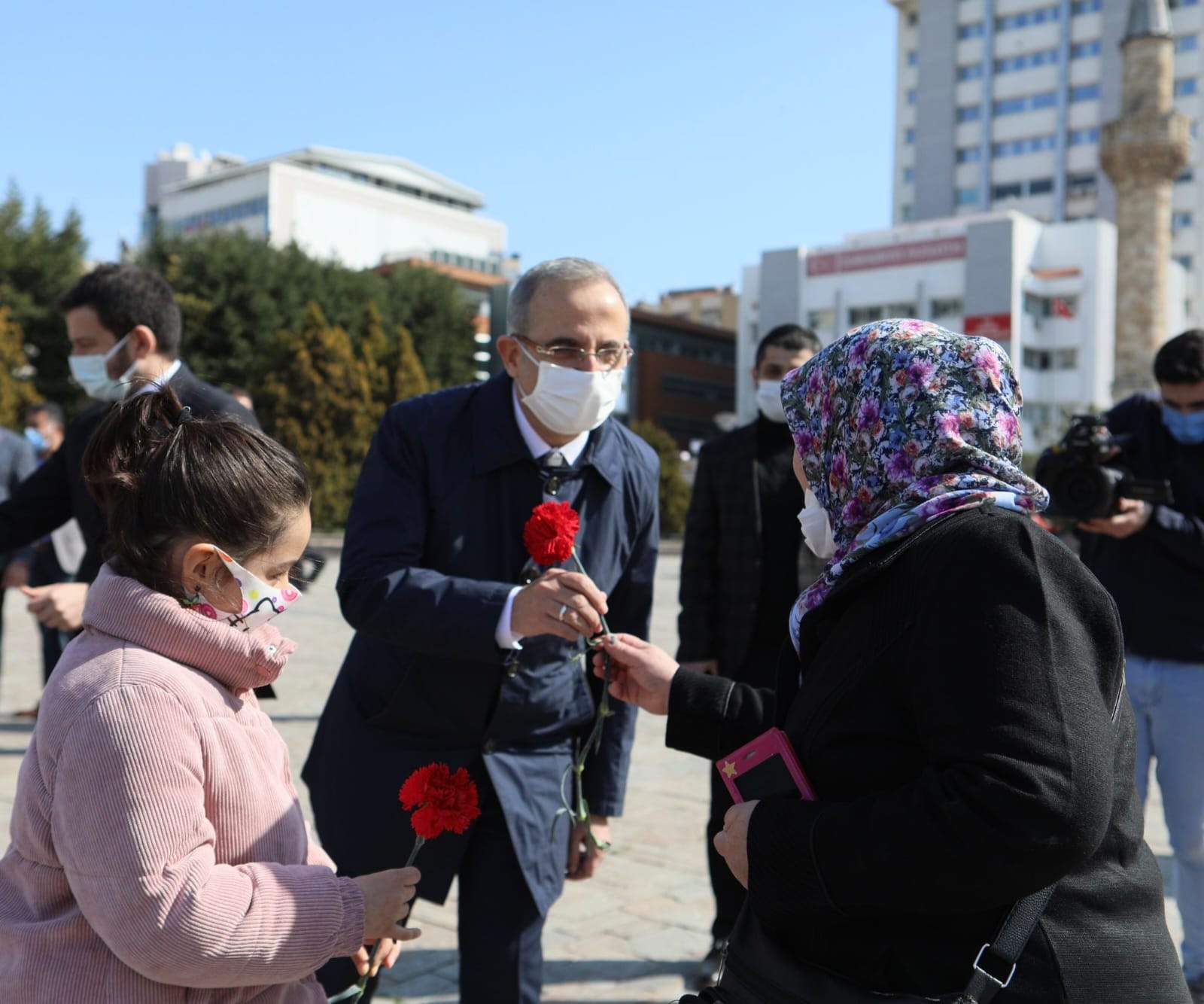 AK PARTİ İZMİRDE 3O İLÇEDE YOĞUN PROGRAM