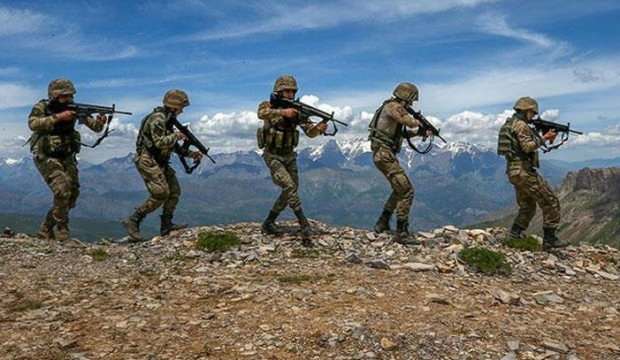 PKK’LI TERÖRİSTLERLE ÇATIŞMA ÇIKTI! 1 TERÖRİST ÖLDÜRÜLDÜ