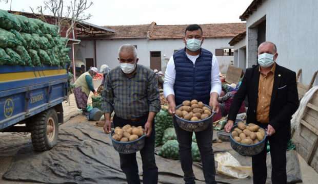 TMO, SALİHLİ’DE PATATES ALIMI YAPTI