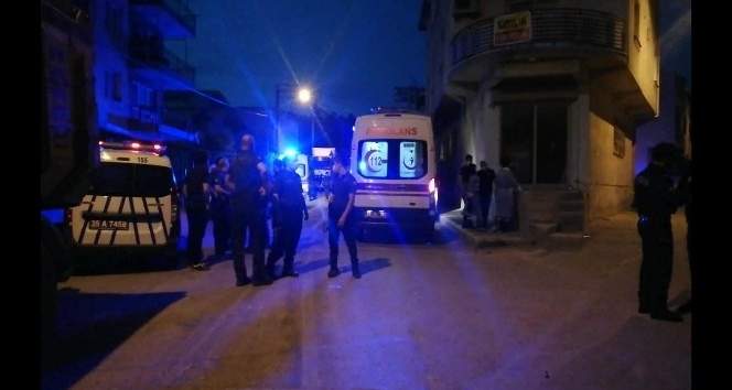 İzmir’de akrabalar arasında silahlı kavga: 4 yaralı