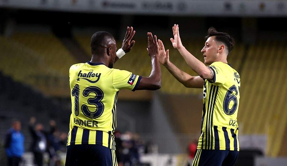 FENERBAHÇE 14 DAKİKADA BULDUĞU 3 GOLLE BB ERZURUMSPOR’U DEVİRDİ