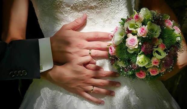 Damat nikahtan kaçtı, gelin düğündeki bir konukla evlendi