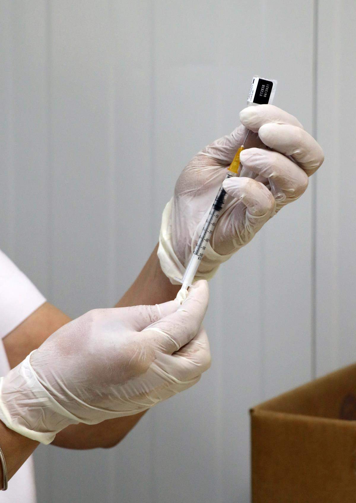 İzmir deki hastanelerde BioNTech aşı uygulama merkezi sayısı artırıldı