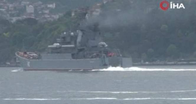 Rus ve İngiliz gemileri İstanbul Boğazı’ndan geçti
