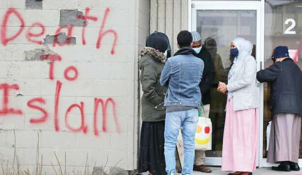 SALDIRGANI AFFEDİP CAMİYE DAVET ETTİ
