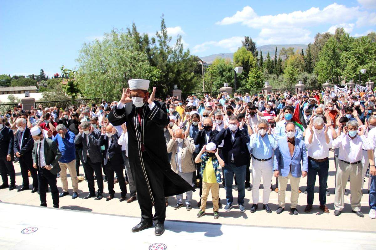 Son dakika haber! Şehit olan Filistinliler için İzmir de gıyabi cenaze namazı