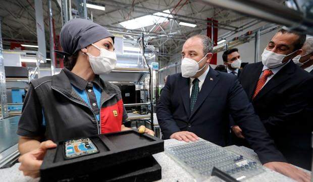 Teknoloji devi TCL Türkiye’de telefon üretimine başladı