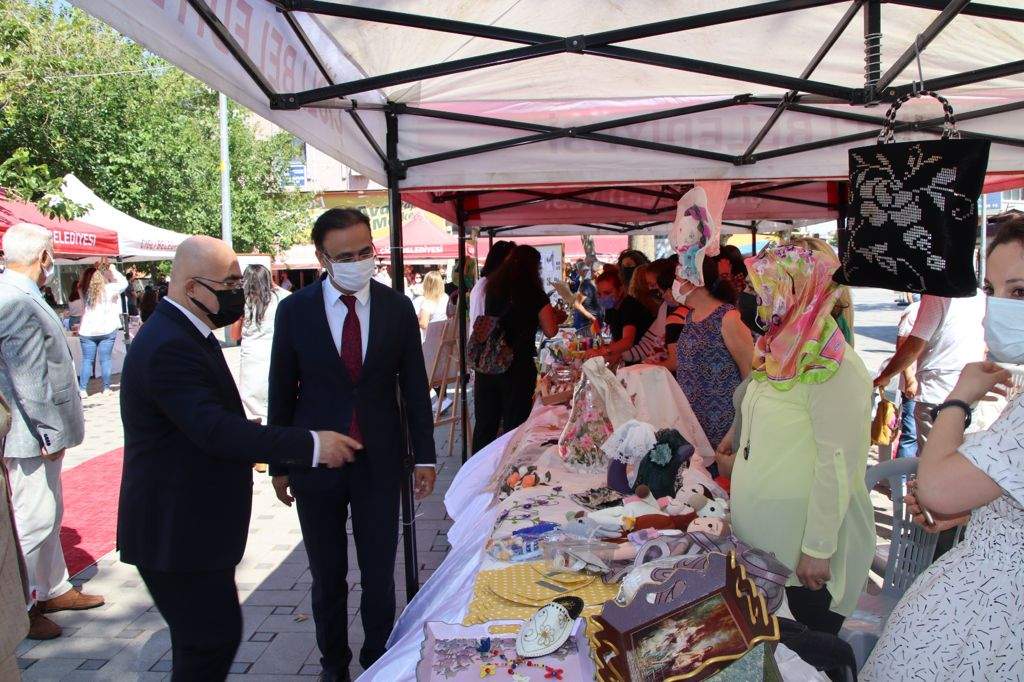 İzmir’de Hayat Boyu Öğrenme Haftası Kutlanıyor