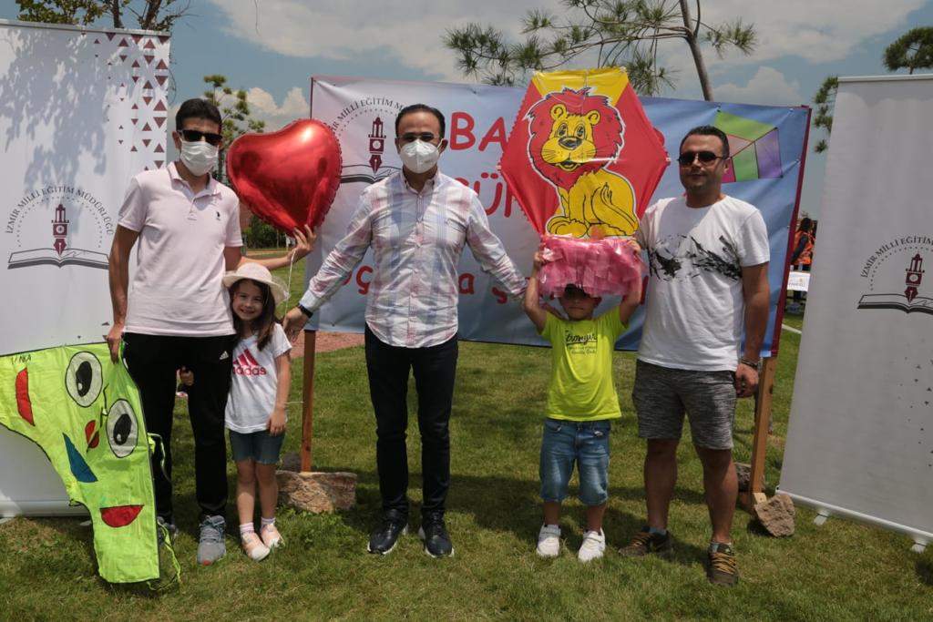 ‘Babalar Günü Uçurtma Şenliği’ Renkli Görüntüler Oluşturdu