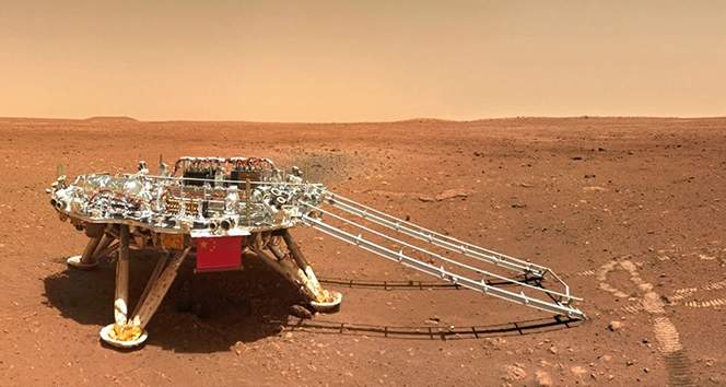 Çin’in Mars keşif aracı Zhurong, Kızıl Gezegen’den fotoğraf gönderdi