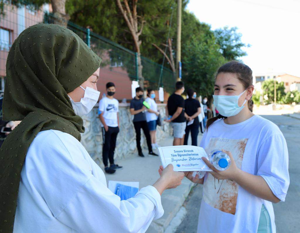 Menderes’te LGS Öğrencileri Unutulmadı