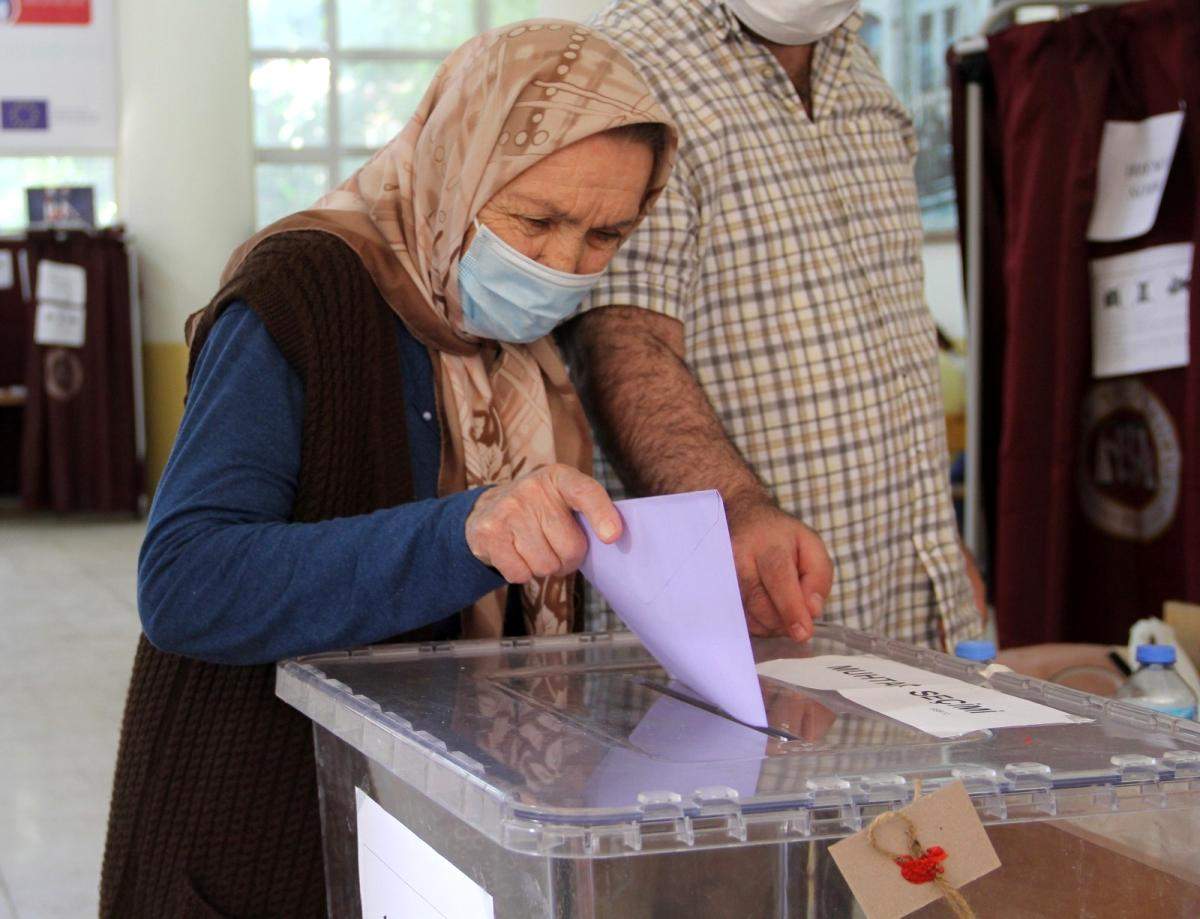 İzmir de 23 mahallede muhtarlık seçimi yapılıyor