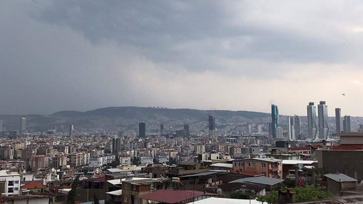 İzmir de neler oluyor! Havada anlam verilemeyen bulutlar görüldü