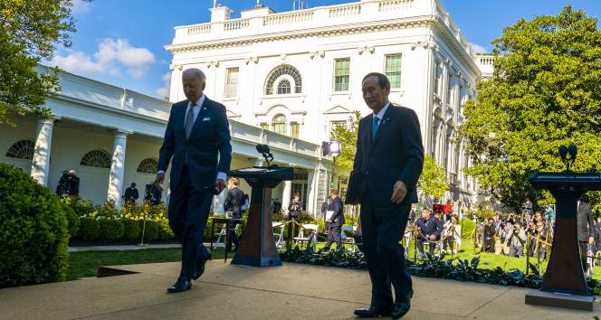 Japonya Başbakanı Suga ve ABD Başkanı Biden G7 Zirvesi’nde görüştü