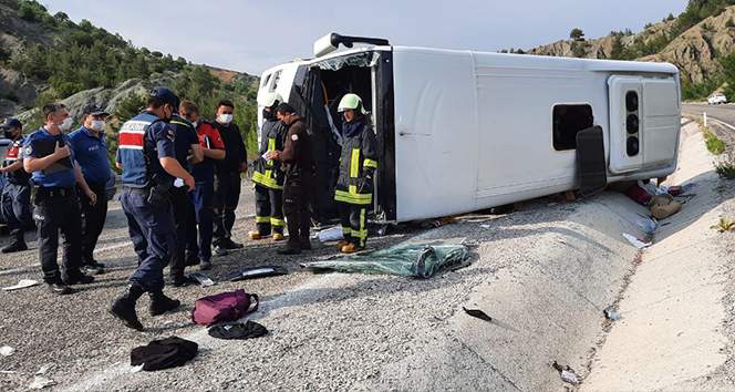 Lösemili öğrencileri taşıyan tur otobüsü devrildi: 4’ü ağır 15 yaralı