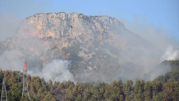 Adana Kozan ve Aladağ’daki yangınlarda son durum! Havadan ve karadan müdahale sürüyor