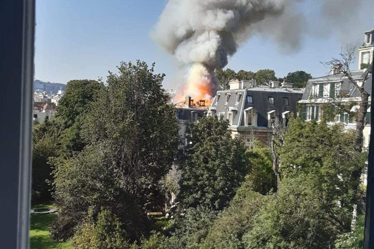 Fransa Başbakanı Castex’in konutu yakınında yangın çıktı