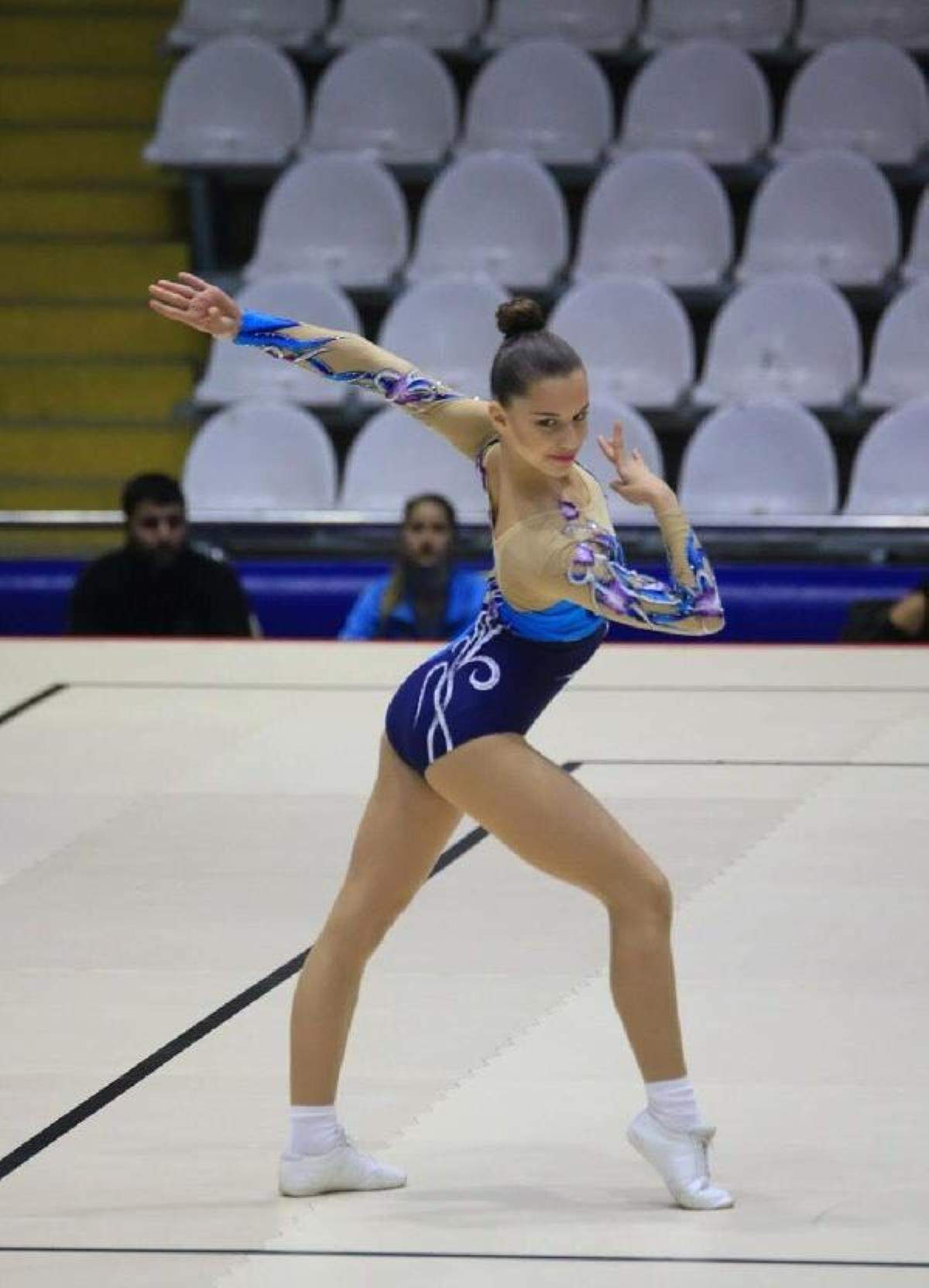 İzmirli cimnastikçi Burçak a çifte kupa