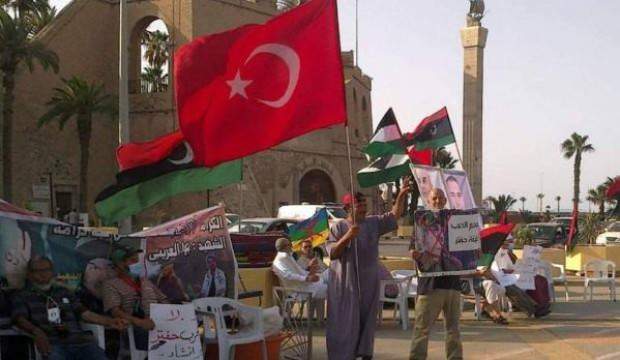 Libya’da Türk bayraklı dayanışma gösterisi