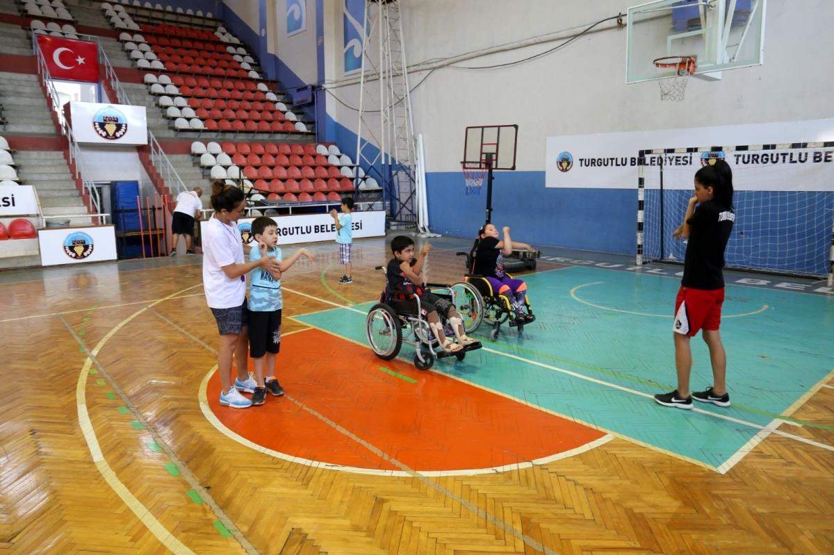 Turgutlu Belediyesinde spora  Engel  yok