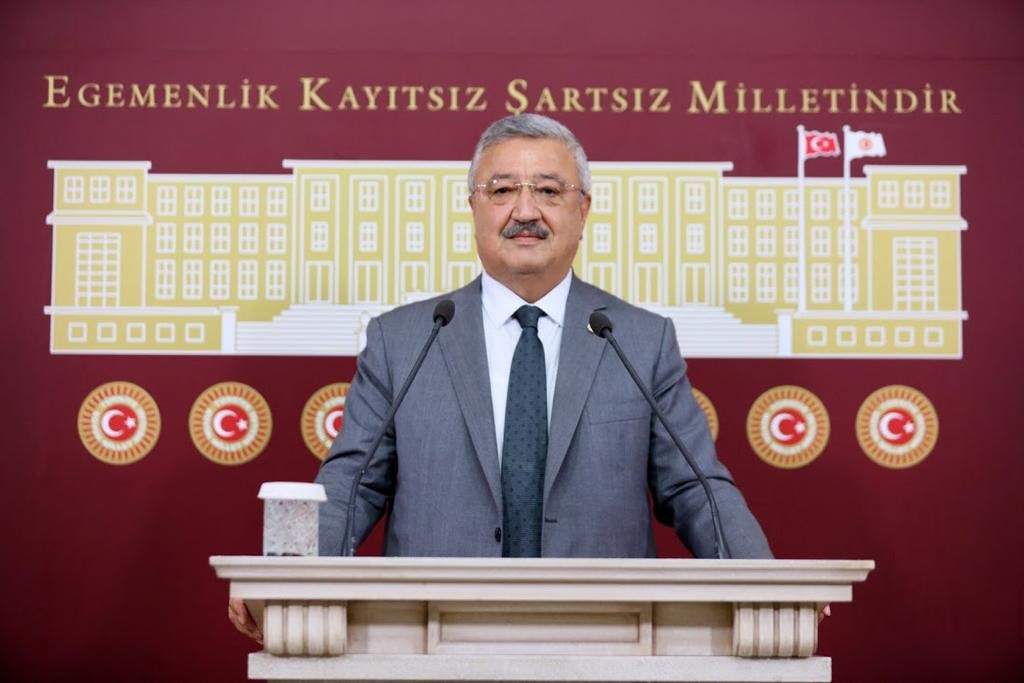 AK Parti İzmir Milletvekili Necip Nasır  “Deprem siyaset üstü bir konudur”