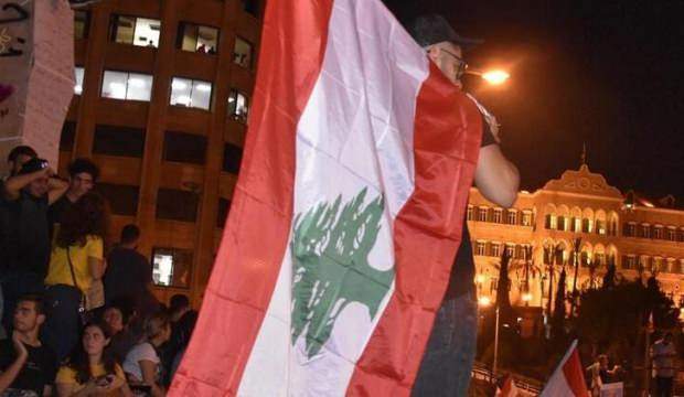 Ve korkulan oldu! Lübnan’da eczaneler kapandı