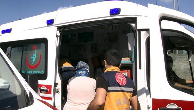 Avcılar’da hafriyat kamyonu İETT otobüsüne çarptı: 2 kadın yaralandı