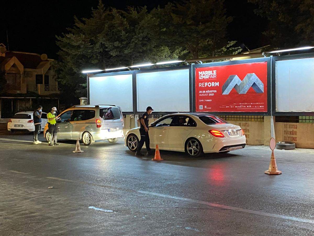 Çeşme polisinden sıkı denetim