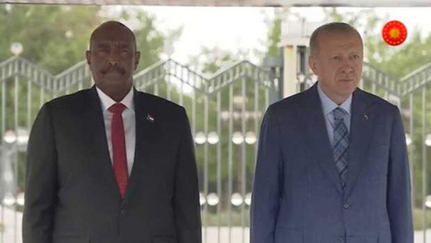 Cumhurbaşkanı Erdoğan Sudan Egemenlik Konseyi Başkanı Burhan’ı resmi törenle karşıladı