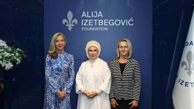 Emine Erdoğan, Aliya İzzetbegoviç Vakfı’nı ziyaret etti