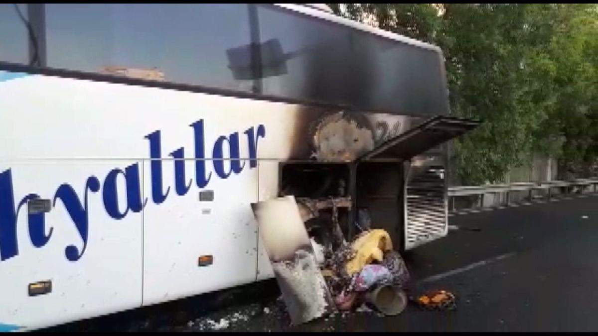 İzmir de yolcu otobüsü alev aldı, faciadan dönüldü