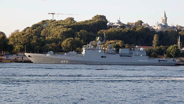 Rus savaş gemisi İstanbul Boğazı’nda