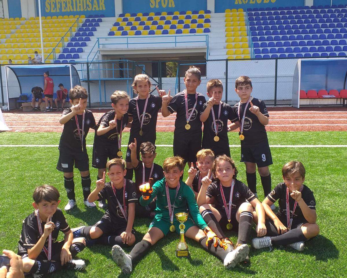 Seferihisar U 11 Teos 30 Ağustos Zafer Kupası nı Altay kazandı