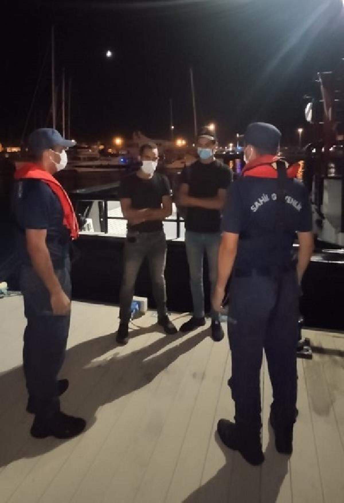 Ticari gemide 2 göçmen yakalandı