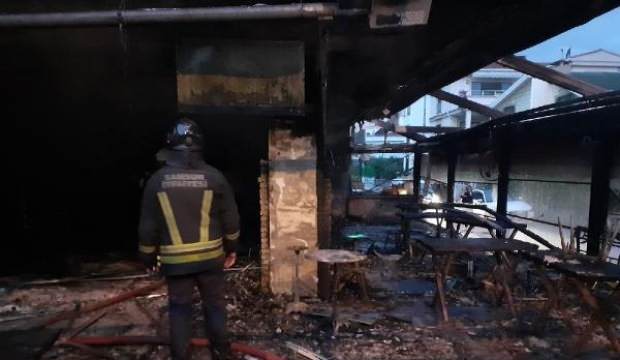 2 kişinin öldürüldüğü eğlence mekanı yeniden açılış öncesi yandı