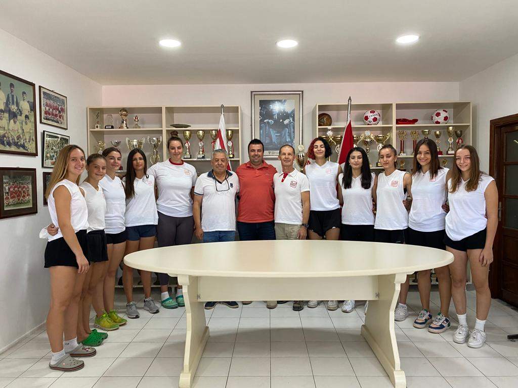 AYVALIKGÜCÜ BELEDİYESPOR’DAN GÖVDE GÖSTERİSİ