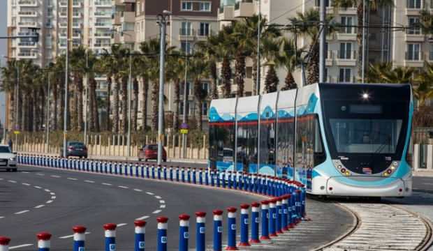 İzmir’de metro ve tramvayda kriz! İşçiler Tunç Soyer’den hakkını istiyor