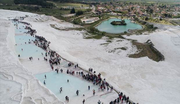 Pamukkale’nin ziyaretçi sayısı temmuzda 250 bini geçti