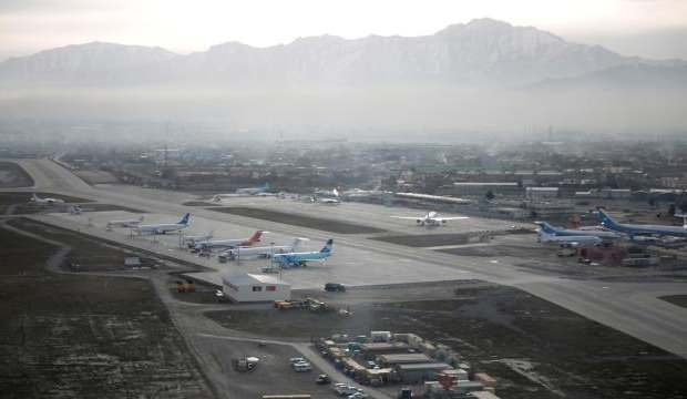 Taliban kontrolündeki Kabil Havalimanı’na ilk uçak indi