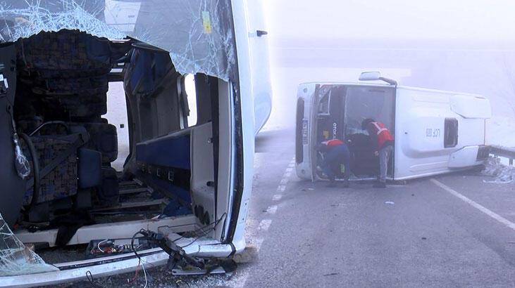 Polisleri taşıyan servis midibüsü devrildi: 10 yaralı