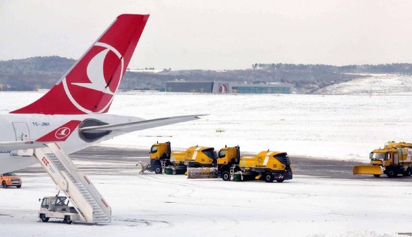 Atatürk Havalimanı’ndaki uçuşlar durduruldu