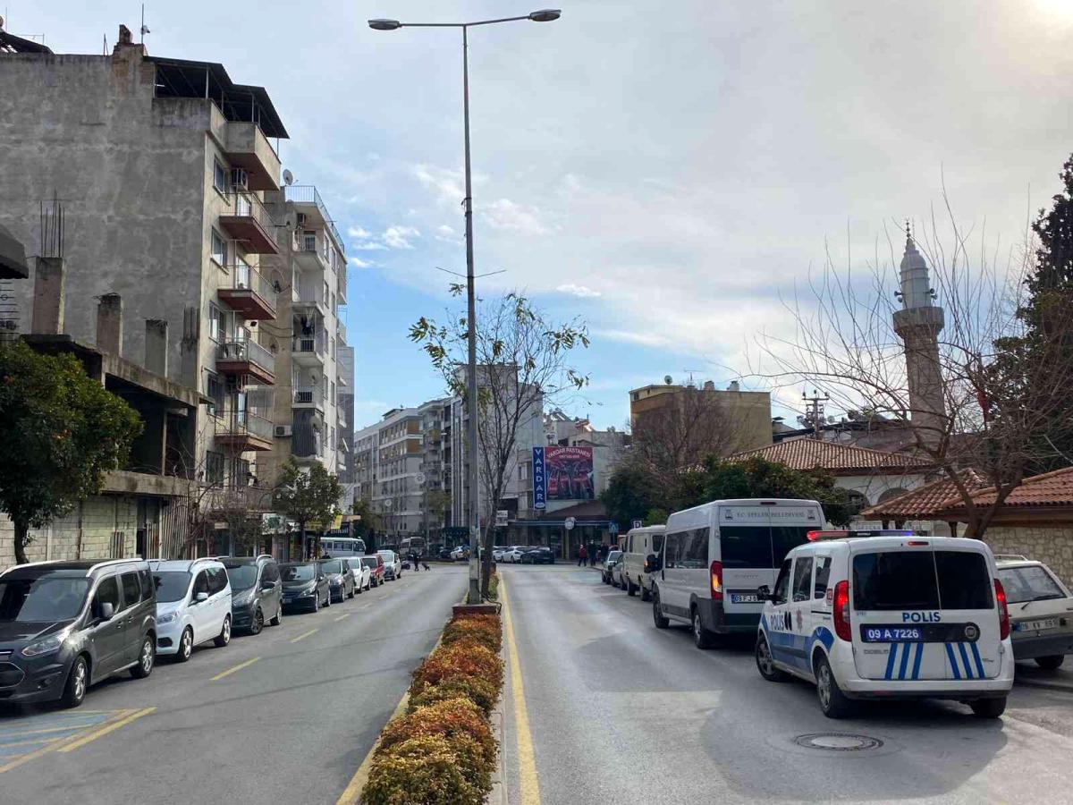 Son dakika haberleri: Yakınları uyandıramayınca polis ekipleri uyandırdı