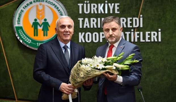 Tarım Kredi Genel Müdürlüğüne atanan Hüseyin Aydın, görevi Fahrettin Poyraz’dan devraldı